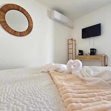 Bed and Breakfast Les Saladelles Сент-Мари-де-ла-Мер Экстерьер фото