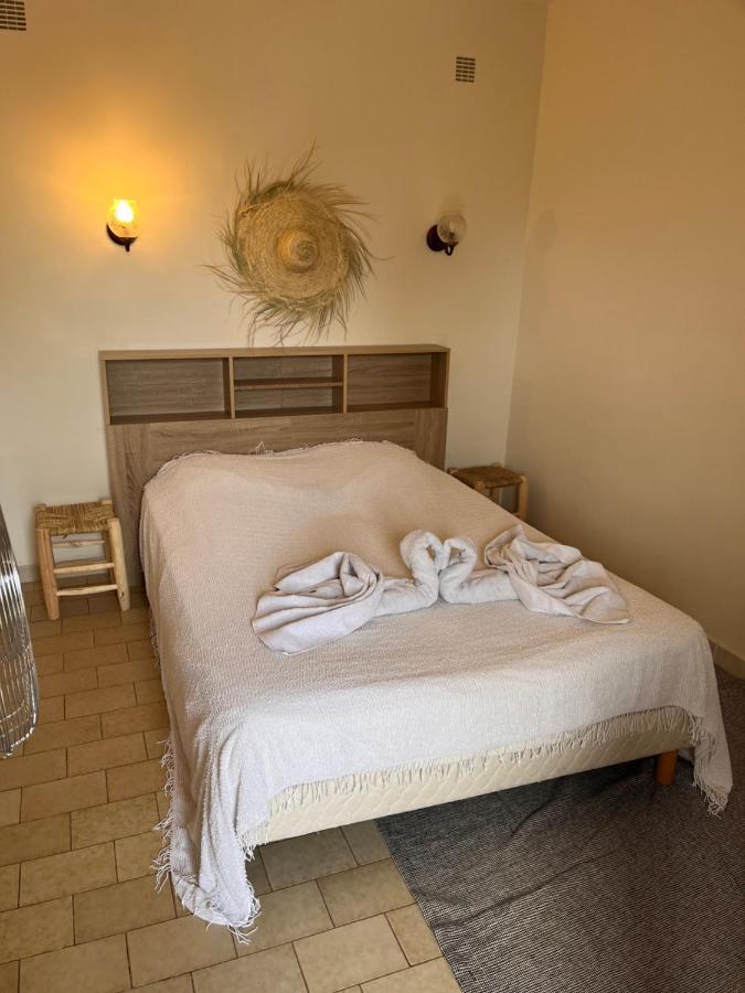 Bed and Breakfast Les Saladelles Сент-Мари-де-ла-Мер Экстерьер фото